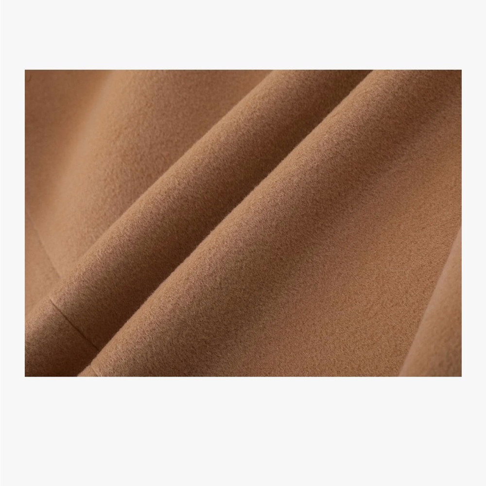 Elegant Tan Trench Coat for Women - Picture 5 of 16